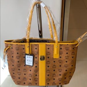 NWT MCM MEDIUM SHOPPER
